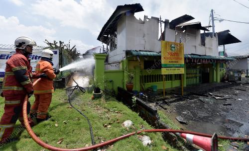 KEBAKARAN MELIBATKAN TIGA PREMIS