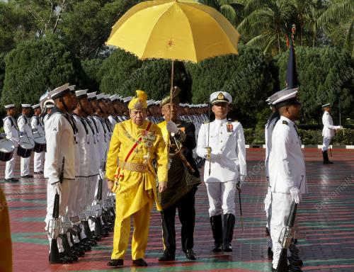 SULTAN SHARAFUDDIN IDRIS SHAH