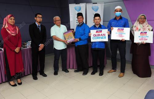 MAJLIS PENYERAHAN BINGKISAN WAKAF BUAT UMMAH MY #QURANTIME