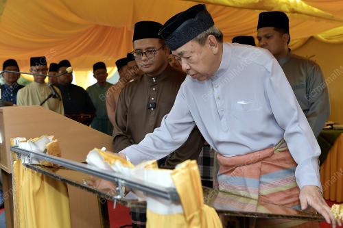 SULTAN SHARAFUDDIN IDRIS SHAH