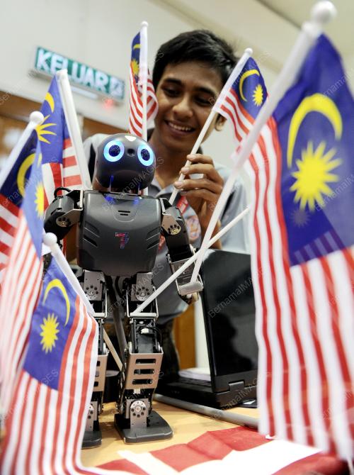 SG09_28082013_ROBOWORLD