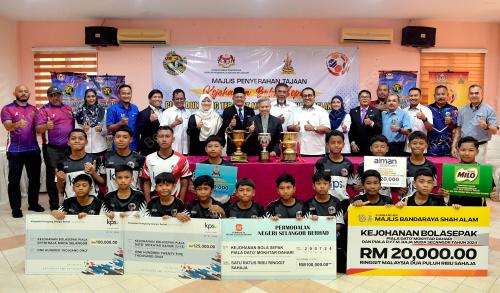 DATUK EMRAN KADIR