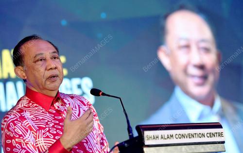 DATUK MAHMUD ABAS