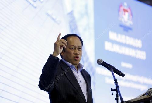 DATUK SERI AHMAD MASLAN