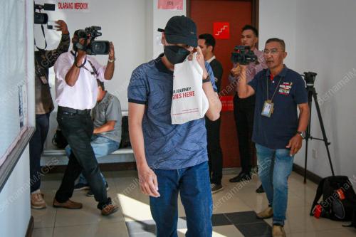 PEGAWAI TENTERA DITUDUH SPRM