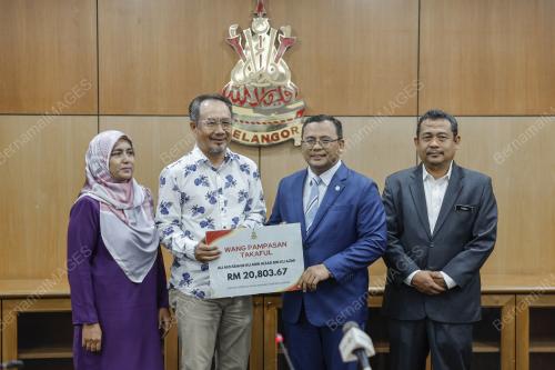 DATUK SERI AMIRUDIN SHARI