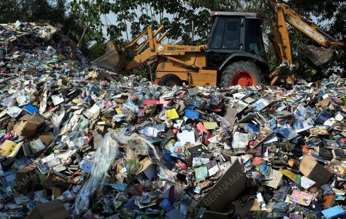 TINJAUAN GUDANG BUKU SELEPAS DILANDA BANJIR