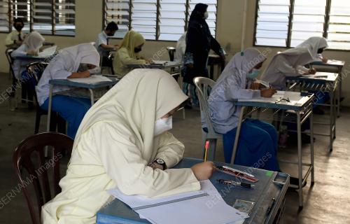 HARI PERTAMA SPM 2021