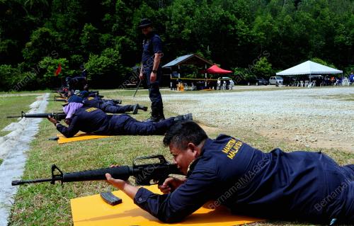 LATIHAN KEMAHIRAN MENEMBAK SENJATA KECIL MARITIM SELANGOR
