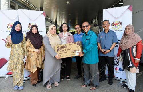 SUMBANGAN KEPADA PELAJAR IPT