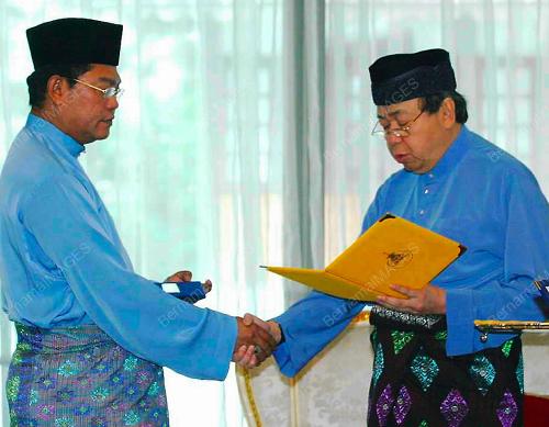 SULTAN SHARAFUDDIN IDRIS SHAH