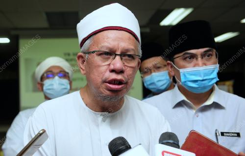 SENATOR DATUK DR ZULKIFLI MOHAMAD AL-BAKRI