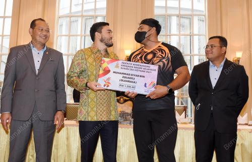 TENGKU AMIR SHAH