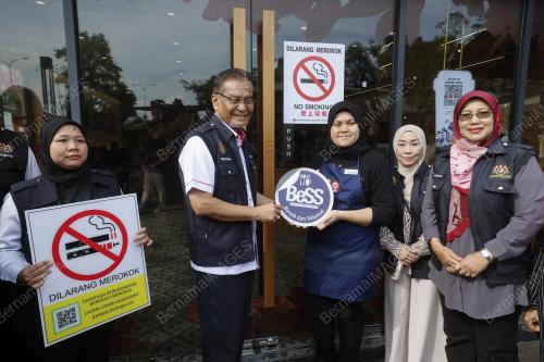 DATUK SERI DR DZULKEFLY AHMAD