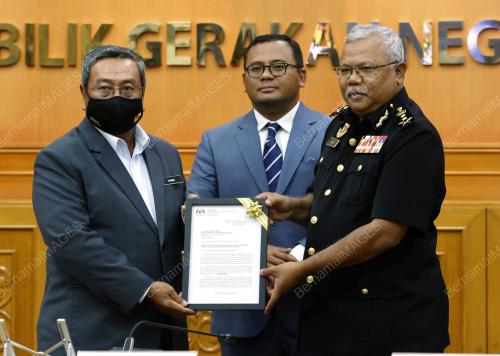 DATUK SERI AMIRUDIN SHARI