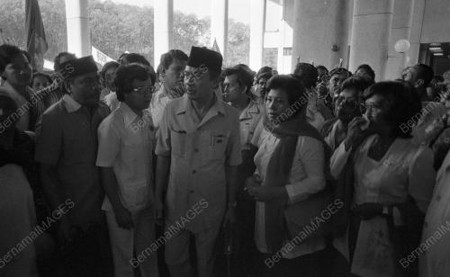 HARI PENAMAAN CALON SELAYANG
