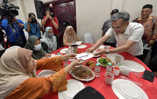 FAHMI FADZIL
