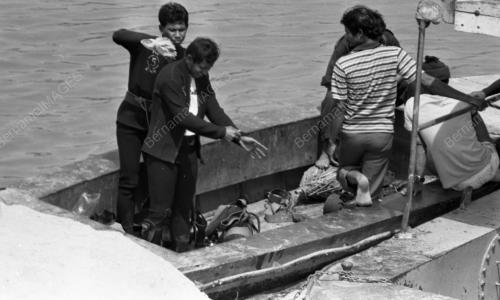 KAPAL KOREK TERBALIK