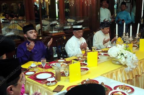 SG10_09082019_AGONG_SANTAP_BN201908087586