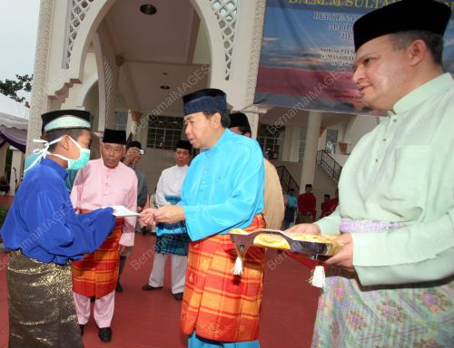 SULTAN SHARAFUDDIN IDRIS SHAH