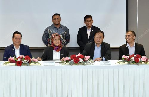 DATUK SERI AMIRUDIN SHARI