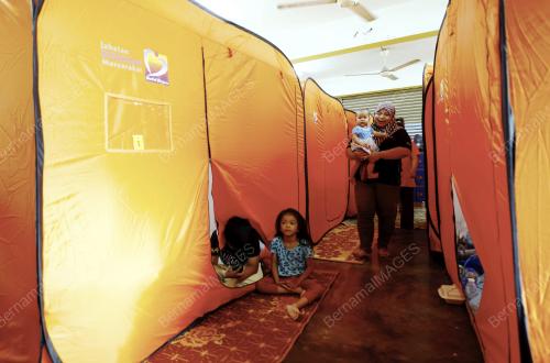 PUSAT PENEMPATAN SEMENTARA BANJIR
