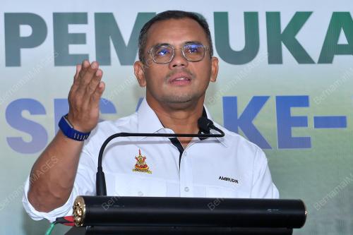 DATUK SERI AMIRUDIN SHARI