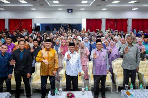 DATUK SETIA DR MOHD NA'IM MOKHTAR