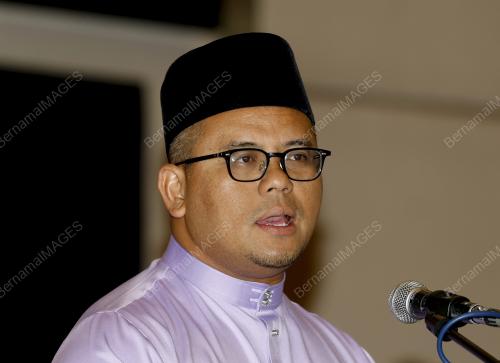 DATUK SERI AMIRUDIN SHARI