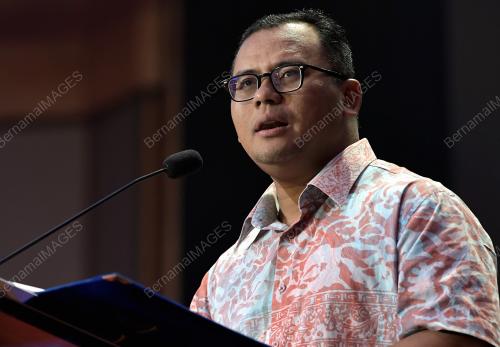 DATUK SERI AMIRUDIN SHARI