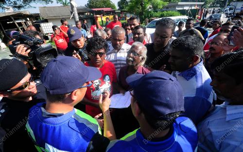OPERASI PEROBOHAN KANDANG LEMBU DAN KAMBING