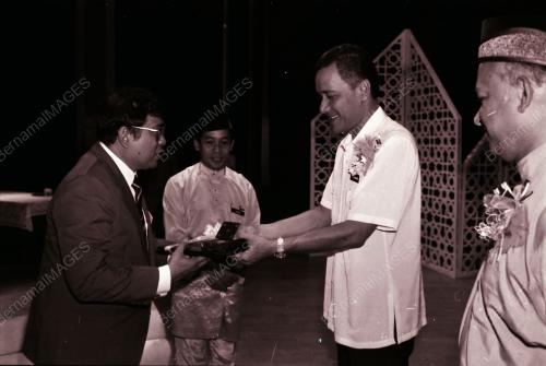 TAN SRI MUHAMMAD MUHD TAIB