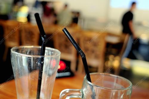 SG10_17062019_STRAW