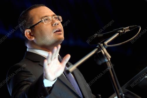 DATUK SERI AMIRUDIN SHARI