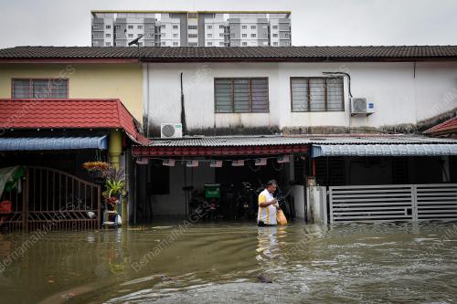 TINJAUAN BANJIR BUKIT KEMUNING SHAH ALAM