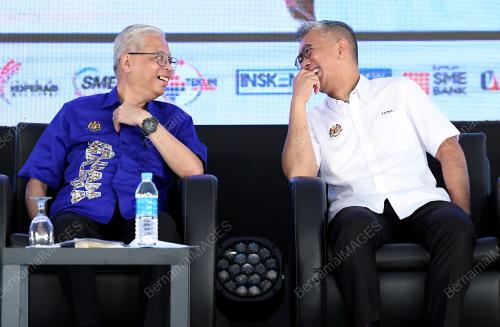 DATUK SERI ISMAIL SABRI YAAKOB