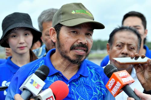 DATUK SERI DR MOHD UZIR MAHIDIN