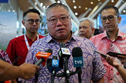 DATUK SERI TIONG KING SING
