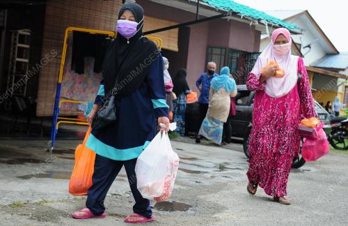 SUMBANGAN 200 PEK IFTAR PERCUMA KEPADA GOLONGAN B40
