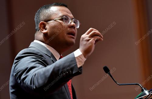 DATUK SERI AMIRUDIN SHARI