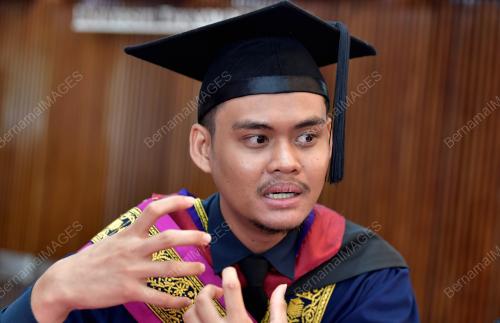 AMIRUL HAZIQ ROSLAN