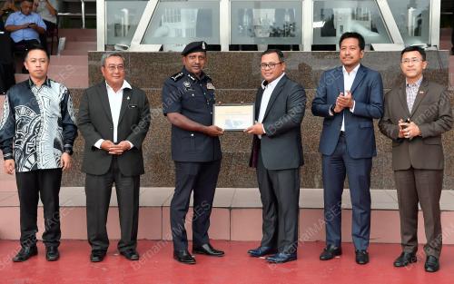 PENYERAHAN KHEMAH POS KAWALAN TEMPAT KEJADIAN