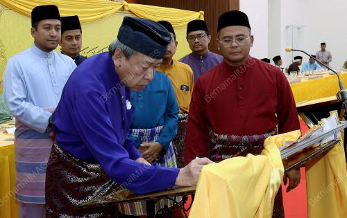 SULTAN SELANGOR SULTAN SHARAFUDDIN IDRIS SHAH