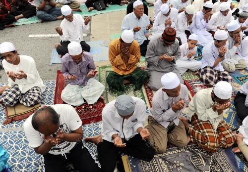 SG10_27022014_SOLAT_HUJAN