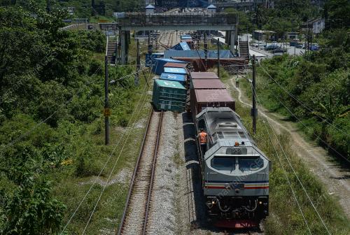 TREN KARGO TERGELINCIR