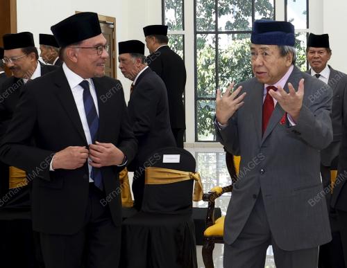 SULTAN SHARAFUDDIN IDRIS SHAH