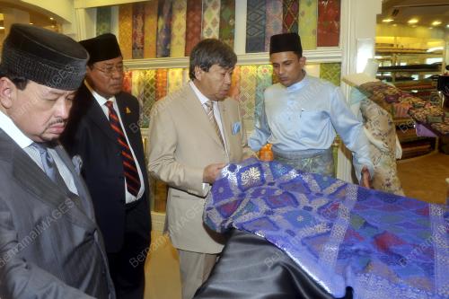 SULTAN SHARAFUDDIN IDRIS SHAH