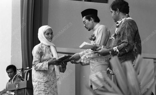 SG10_28102015_ANWAR_AGASIA