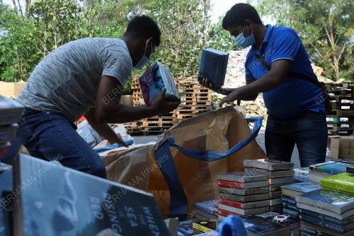 TINJAUAN GUDANG BUKU SELEPAS DILANDA BANJIR
