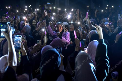 NABILA RAZALI LANCAR LAGU BAHARU BALAS BAIK